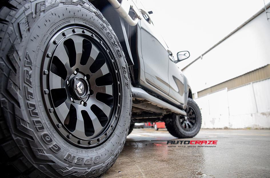TOYOTA HILUX N80 4WD TACTIC MATTE BLACK